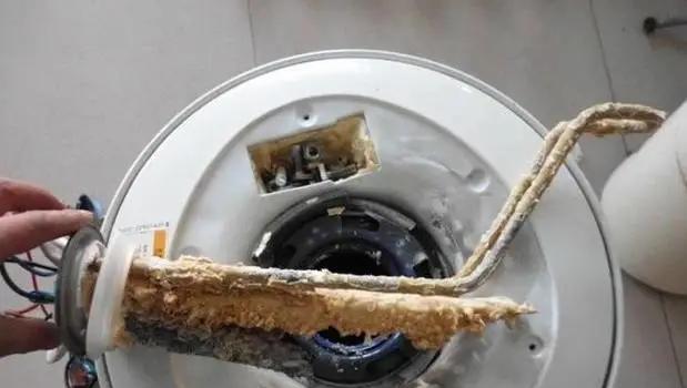 彻底去除热水器内的水垢的方法（简单）