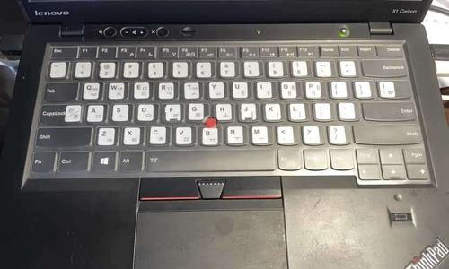 笔记本显示器出现黑条的解决方法（快速排除笔记本显示器黑条问题）