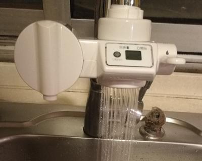 解密净水器水发白的原因及解决方法（探究净水器内水出现白色现象的成因）