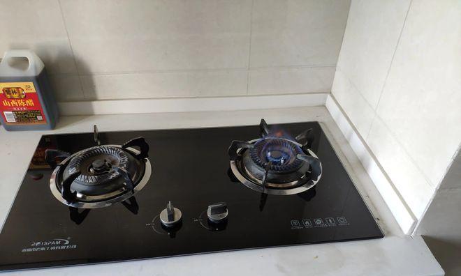 如何处理燃气灶的问题（保证燃气灶的正常使用和安全性）