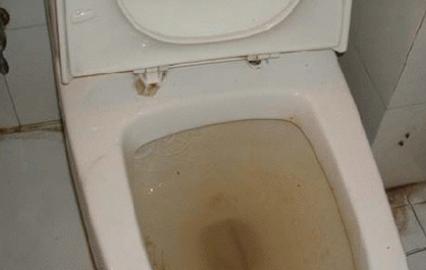 马桶堵了怎么也疏通不了（马桶堵塞的原因及多种疏通技巧）