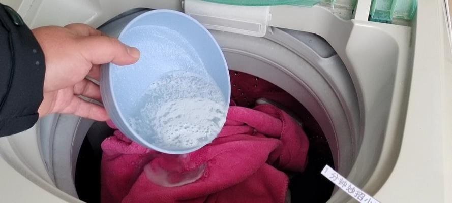 解决洗衣机洗衣服水不够的问题（如何增加洗衣机用水量）