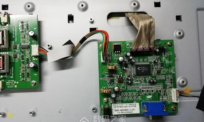 显示器亮灯但无显示是什么问题？如何解决？