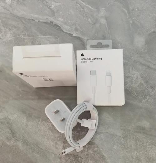 苹果十三充电器功率是多少？原装充电器哪里买？